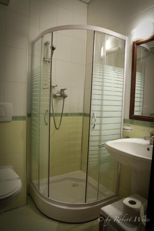 Pensiunea Vlahia Inn Moeciu De Sus Room photo